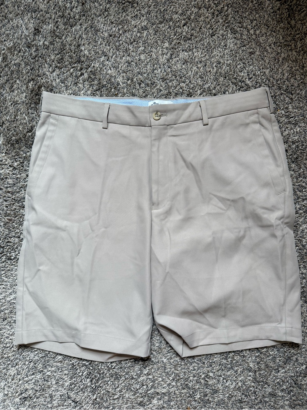 Classic Men's Beige Flat-Front Shorts Peter Millar
